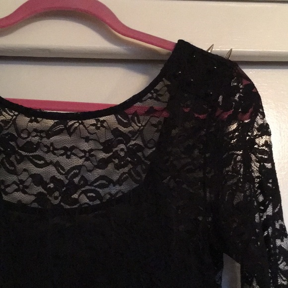 Black lacy dress - Picture 2 of 4